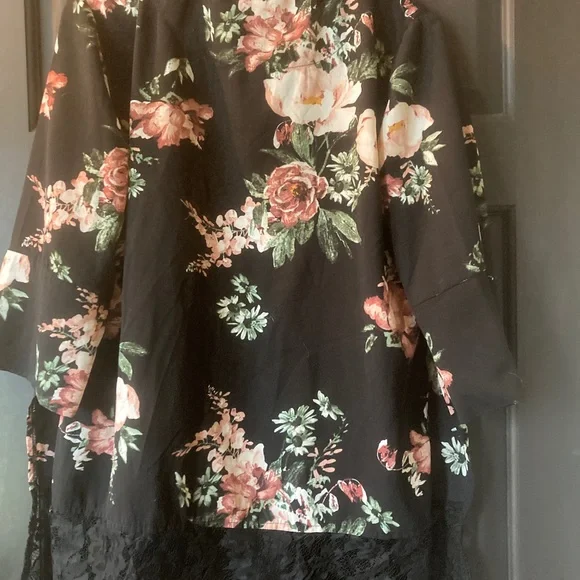 Dex Kimono - Picture 3 of 3